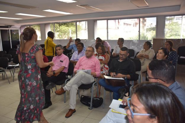 En la reunión con los rectores, la secretaria Almeida Castillo estuvo acompañada por la primera línea de su equipo de trabajo, en las Direcciones de Cobertura, Infraestructura, Calidad, Inspección y vigilancia, y Planeación Educativa.
