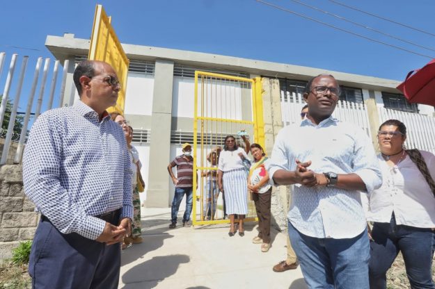 Imagen del bloque remodelado de la IE San Felipe Neri